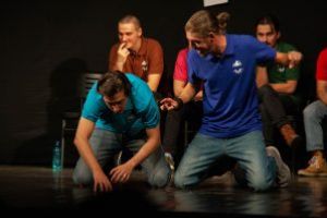 In acest weekend baimarenii sunt asteptati la teatru. Sambata si duminica actorii urca pe scena. Cei mici pot viziona “Punguta cu doi bani”. Vezi aici, programul