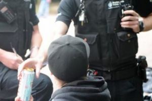 Atenţie! Alcoolul poate fi consumat doar în anumite situaţii în spaţiile publice