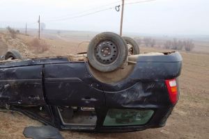 Eveniment rutier in judetul Tulcea. Un autoturism s-a rasturnat. Victimele, transportate la spital