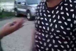 VIDEO Un individ din Botoşani a fost pedepsit după ce a înjurat şi umilit un poliţist de frontieră. „Tu eşti o sărăcie, un gunoi. Sclăvoiule..”