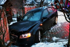 Accidentele se ţin lanţ. La Rusu de Jos şi Livezile, maşinile au ieşit în decor (FOTO)