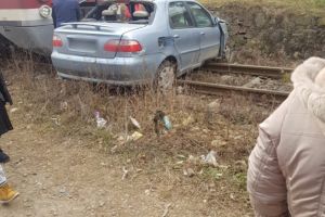 O tanara din Prahova, care avea permis de cateva zile, a reusit sa se salveze in ultima clipa. La un pas de tragedie in Maneciu