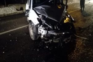 FOTO: Accident cu doi răniţi foarte grav pe strada Voinicenilor