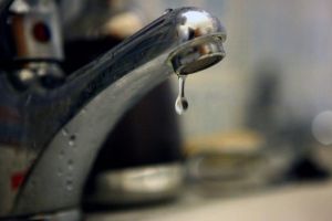 Apa CTTA Alba: Oraşul Abrud a rămas fara apă vineri dimineaţa după o avarie la conducta de alimentare