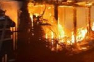 Pensiune din Clisura Dunării ameninţată de flăcări! De la un radiator nesupravegheat!