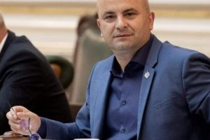 Lucian Trufin: “După 2 ani de tergiversări şi contestaţii Iohannis a semnat decretul pentru promulgarea legii ce asigură despăgubirea fermierilor”