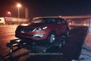 FOTO. Kia Sportage căutat de autorităţile din Franţa, descoperit de poliţişti la Petea