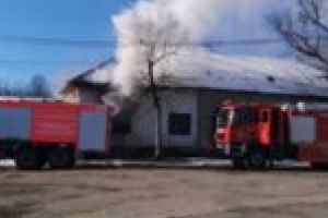 Le-a luat foc casa în care locuiesc din mila Primăriei Caransebeş