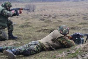 Exerciţii de tragere cu muniţie reală în Poligonul Sângeorgiu de Mureş