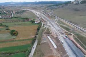 Filmari aeriene: la lotul 4 din autostrada Lugoj – Deva mai e destul de lucrat