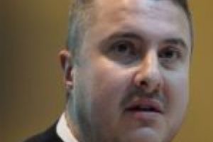 Ping-pong politic peste fileul ilegalităţii!