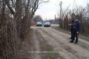 Trecere frauduloasa a frontierei de stat: Trei cetateni turci ajutati de un cetatean moldovean, depistati de politistii de frontiera (galerie foto+video)