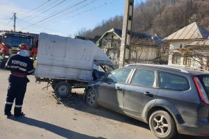 BRĂNEȘTI: Nerespectarea priorităţii a băgat un bărbat în spital