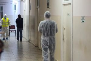FOTO. Crimă cu premeditare într-un spital din ţară. O directoare, ucisă în cabinet de soţul ei