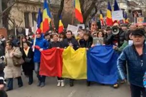 Cazul Caracal. Mars in Piata Constitutiei. Apel pe Facebook facut de familiile victimelor (video)