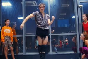 Orădeanul Emil Rengle face furori cu coregrafii realizate pe manele (VIDEO)