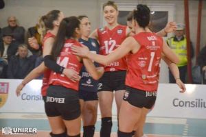 FOTO: Volei Alba Blaj – CSU Belor Galaţi 3-0 | Campioana, prima victorie din 2020