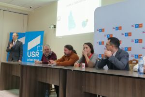 Dâmboviţenii, la „Cafeneaua politică” cu liderii USR-PLUS