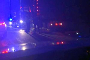 Incident groaznic pe drumul Oradea - Cluj: Un şofer a murit sub TIR-ul pe care încerca să-l repare