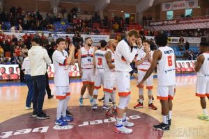 CSM CSU Oradea s-a impus la o diferenţă de 38 de puncte în duelul cu SCM Timişoara şi a urcat pe primul loc 
