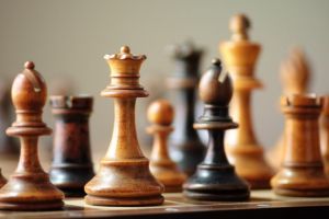 IN DIRECT: Simultan de şah în prima clasă outdoor din Sibiu la Școala Generala 4