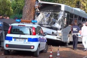 O femeie care ar fi suferit un accident rutier în Italia s-a stins în spitalul din Suceava