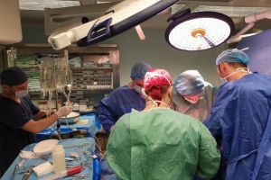 Pentru viaţă: O orădeancă ajunsă moarte cerebrală a ajutat la salvarea altor bolnavi. Poliţiştii i-au căutat familia pentru a aproba prelevarea de organe 