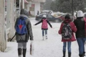 Preşcolarii şi elevii încep cursurile semestrului al doilea