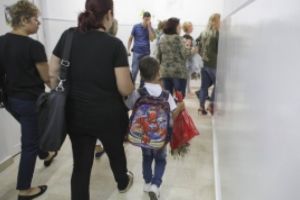 Elevii şi preşcolarii se întorc la cursuri