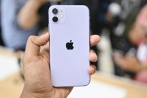 Apple ar putea ajunge anul acesta la 2 miliarde de iPhone-uri vândute