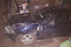 Accident la Botoşani! Un şofer beat a intrat cu maşina într-un autoturism parcat