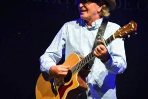 Ducu Bertzi a scăpat nepedpsit că în armată a cântat printre mantale