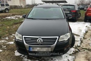 FOTO. Maşină căutată de autorităţile din Germania, oprită în PTF Petea