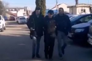 FRATELE A VRUT SĂ-L OMOARE CU UN CUȚIT