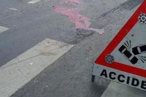 ACCIDENT la intrare în Alba Iulia dinspre Sebeş: Un pieton a fost acroşat de un autoturism. Trafic blocat pe DN1