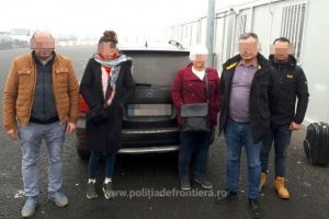Patru cetateni turci cu documente bulgaresti false, depistati la PTF Nadlac II. Cat au platit pentru ele  