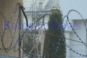 Deţinuţii din Penitenciarul Botoşani îşi bat cuie în cap: „Mai bine mor decât să mai rezist la tortura asta”