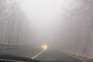 Info trafic: Vizibilitate redusa de ceata, sub 100 de metri, pe DN 18 la Petrova