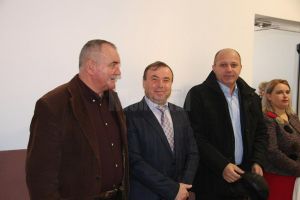 150 de elevi şi preşcolari din satul Roşcani, comuna Liteni, au reînceput cursurile într-o ...