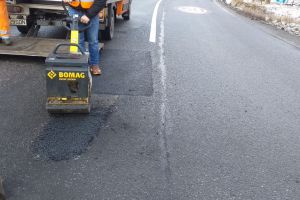 FOTO. Se lucrează pe DN 19, în judeţul Satu Mare. Atenţie mare la drum!