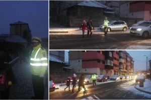 FOTO| IPJ Alba: Patrule de poliţie în zona şcolilor, întâlniri cu elevii şi cadrele didactice în cadrul activităţilor poliţiştilor pentru siguranţa în şcoli