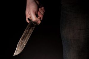 Ieri a fost ziua cutitarilor, in Braila / Injunghieri si jaf in miez de noapte