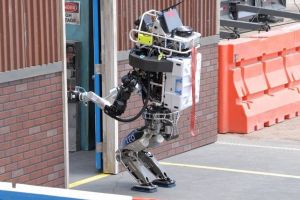 Concurs de robotică la Timişoara. Winter Robotics Games va reuni 24 de echipe concurente