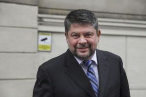 Gelu Oltean şi concubina acestuia rămân în arest
