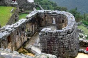 Peru: Sase turisti au fost arestati pentru ca au provocat daune in Templul Soarelui