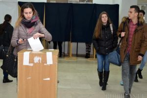 La vot: Studenţii îşi aleg viitorii reprezentanţi în Senatul Universităţii din Oradea