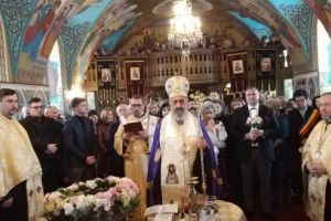 Fetiţă din Reghin botezată de ÎPS Irineu