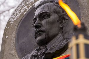 Slujbe de pomenire pentru poetul naţional Mihai Eminescu, la 170 de ani de la naştere