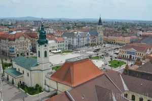 Clădiri înnoite, deja prăfuite
