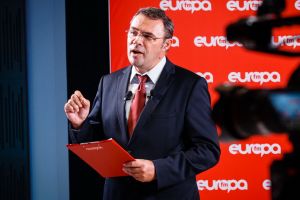 Moise Guran renunţă la jurnalism şi se implică în politică. Se alătură USR